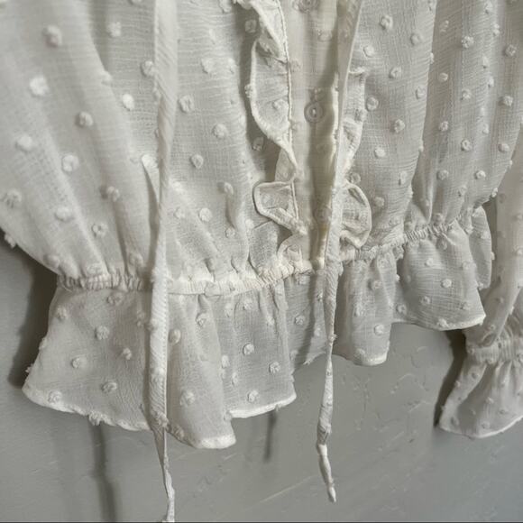 Lush Cropped White Polka Dot Cinched Ruffle Blouse - Picture 4 of 6